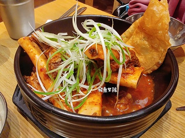 巨松排骨韓文,大邱美食,巨松燉排骨,巨松燉排骨的菜單,巨松排骨,巨松排骨分店,大邱巨松排骨,半月堂站,半月堂站美食,半月堂美食,半月堂地下街營業時間,半月堂逛街,大邱半月堂美食,大邱景點dcard,大邱三天兩夜 Dcard,大邱一日遊dcard,大邱美食推薦,巨松排骨dcard,巨松排骨一個人,巨松燉排骨 相片,巨松燉排骨 吃法,巨松排骨分店,巨松排骨怎麼吃,巨松排骨半月堂