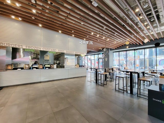 跟著飛魚玩大邱,大邱美食,大邱東城路美食,大邱東城路Shake Shack,韓國shake shack分店,shake shack大邱分店,shake shack韓國中文菜單,韓國shake shack推薦,韓國shake shack菜單,韓國shake shack奶昔,韓國shakeshack,shakeshack推薦,shakeshack韓國,shakeshack大邱,shakeshack中文菜單,shakeshac韓國機場,winner聖地巡禮,shake shack韓國dcard,大邱 shake shack 的 菜單,大邱 shake shack 的 評論