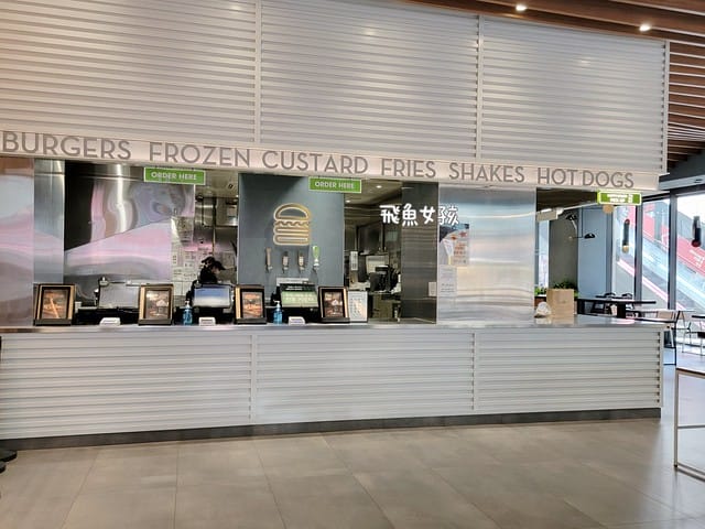 跟著飛魚玩大邱,大邱美食,大邱東城路美食,大邱東城路Shake Shack,韓國shake shack分店,shake shack大邱分店,shake shack韓國中文菜單,韓國shake shack推薦,韓國shake shack菜單,韓國shake shack奶昔,韓國shakeshack,shakeshack推薦,shakeshack韓國,shakeshack大邱,shakeshack中文菜單,shakeshac韓國機場,winner聖地巡禮,shake shack韓國dcard,大邱 shake shack 的 菜單,大邱 shake shack 的 評論