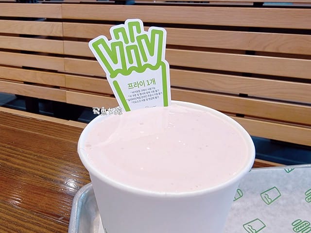 跟著飛魚玩大邱,大邱美食,大邱東城路美食,大邱東城路Shake Shack,韓國shake shack分店,shake shack大邱分店,shake shack韓國中文菜單,韓國shake shack推薦,韓國shake shack菜單,韓國shake shack奶昔,韓國shakeshack,shakeshack推薦,shakeshack韓國,shakeshack大邱,shakeshack中文菜單,shakeshac韓國機場,winner聖地巡禮,shake shack韓國dcard,大邱 shake shack 的 菜單,大邱 shake shack 的 評論