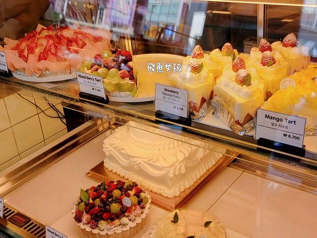 大邱美食,大邱東城路美食,大邱東城路麵包店,大邱麵包店,大邱咖啡廳,大邱甜點,大邱LePOULDU, LePOULDU,大邱可頌,大邱下午茶,大邱自由行,大邱必去咖啡廳,大邱甜點推薦,大邱自由行dcard,大邱一日遊dcard,大邱釜山自由行dcard,大邱景點,大邱必買dcard,大邱伴手禮,三松麵包,大邱咖啡廳推薦,大邱咖啡廳單身即地獄,大邱咖啡街,大邱咖啡廳2025,大邱麵包店 驚人的星期六,驚人的星期六 大邱