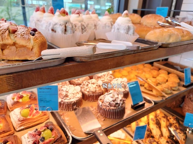 大邱美食,大邱東城路美食,大邱東城路麵包店,大邱麵包店,大邱咖啡廳,大邱甜點,大邱LePOULDU, LePOULDU,大邱可頌,大邱下午茶,大邱自由行,大邱必去咖啡廳,大邱甜點推薦,大邱自由行dcard,大邱一日遊dcard,大邱釜山自由行dcard,大邱景點,大邱必買dcard,大邱伴手禮,三松麵包,大邱咖啡廳推薦,大邱咖啡廳單身即地獄,大邱咖啡街,大邱咖啡廳2025,大邱麵包店 驚人的星期六,驚人的星期六 大邱